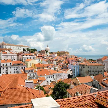 For 2 Just 250m From Largo Intendente Lisbona