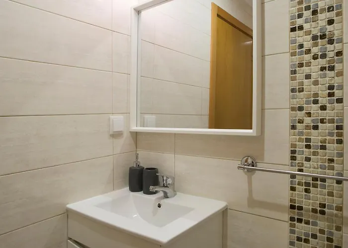 شقة For 2 Just 250m From Largo Intendente