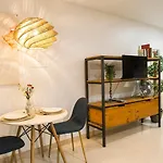 For 2 Just 250m From Largo Intendente *